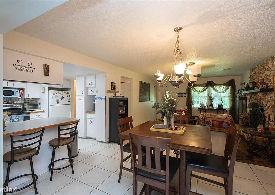 2nd image of 2712R Umbrella Tree Dr