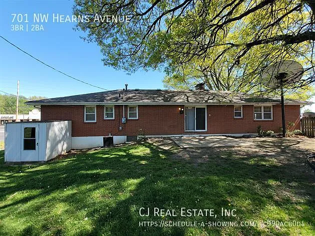 701 NW Hearns Ave — Photo 10