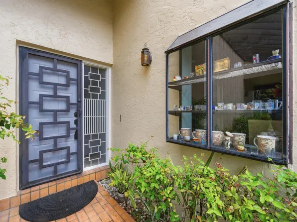 2646 Dahoon Avenue, Coconut Creek, FL 33063