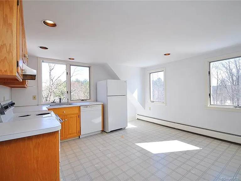 387 South St — Photo 11