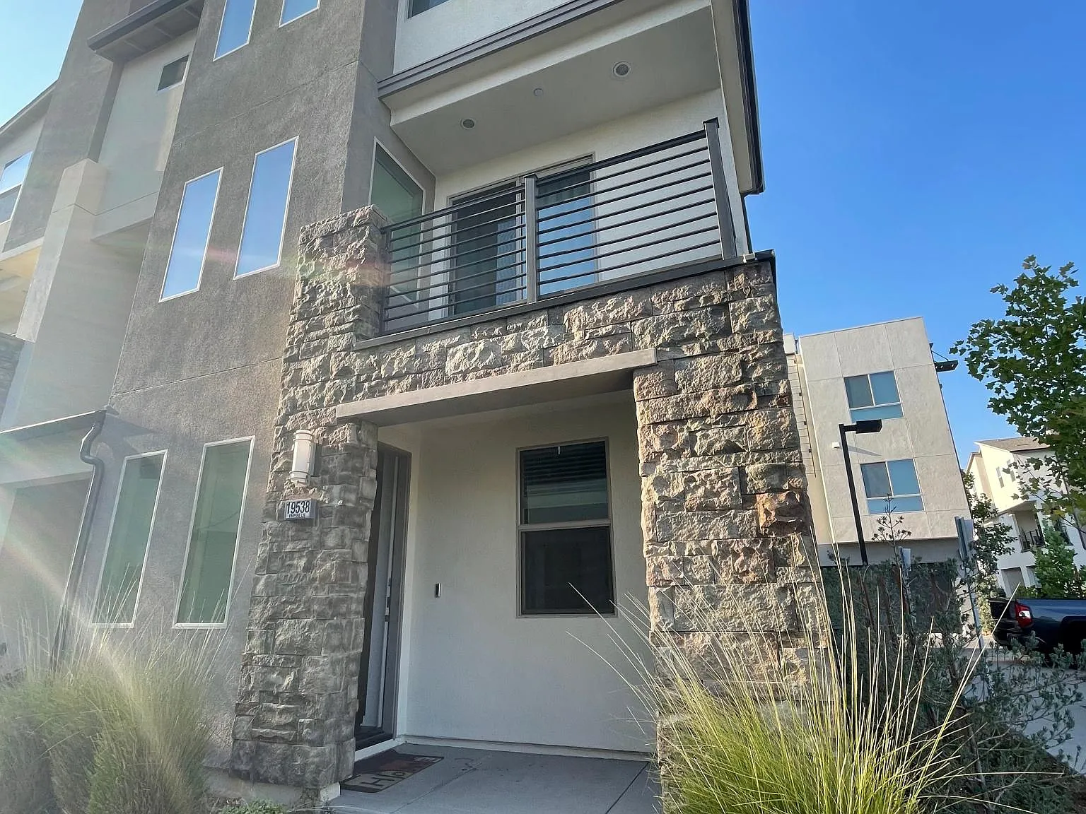 19538 Empire Ln — Photo 1