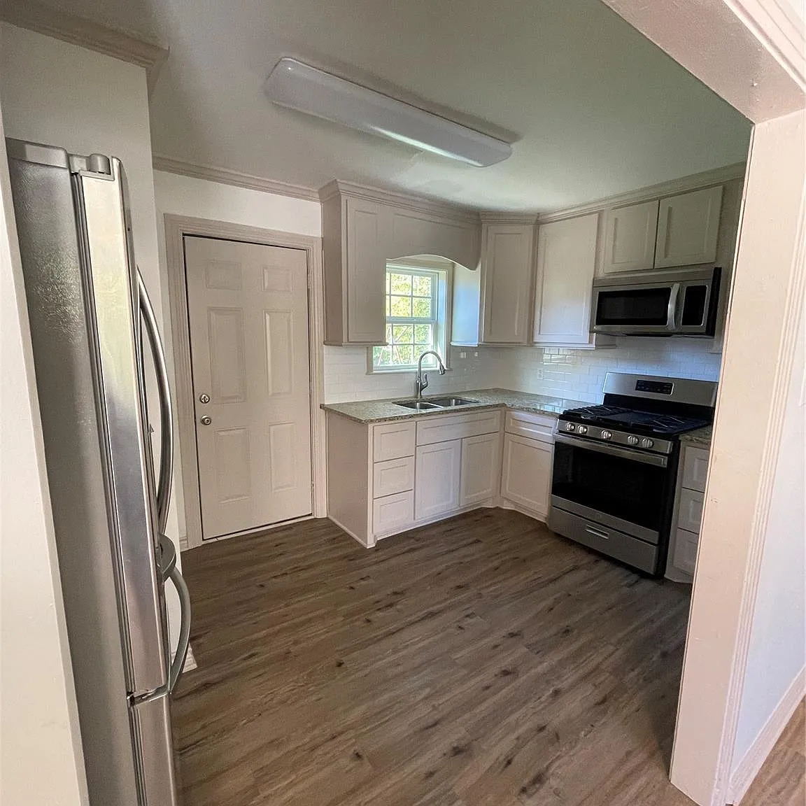 2 bed, 640 sqft, $1,100 — Photo 3