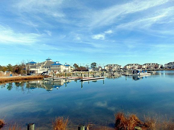 3rd image of 7703 Yacht Club Dr #331