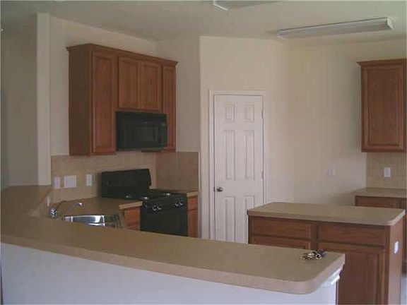 3rd image of 8315 Cove Timbers Ln