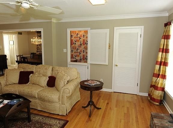 Cute bar in Living Room!