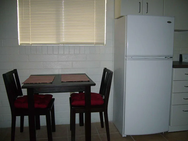 916 N Bryant Ave — Photo 4