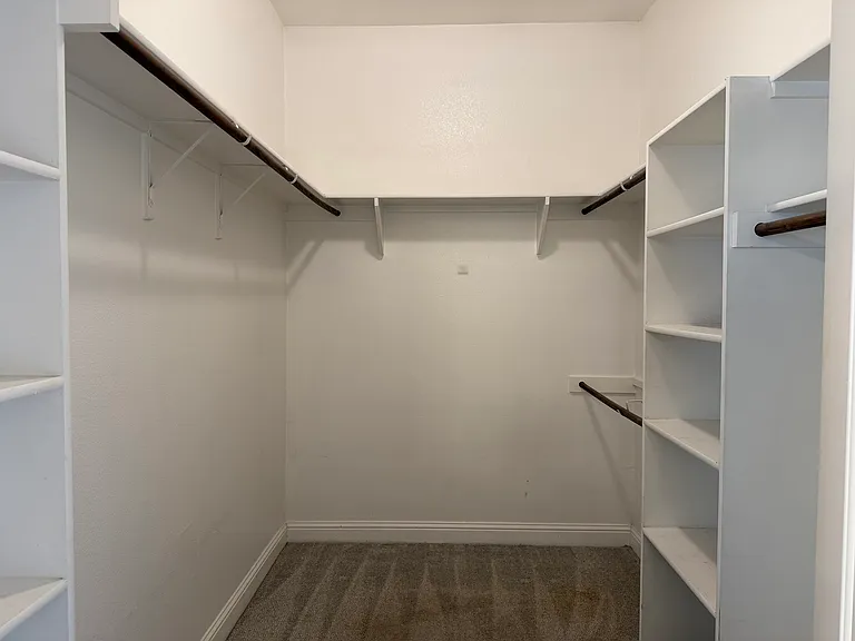 2417 Kingsgate Dr — Photo 22