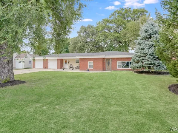 221 4th Ave, Edwardsville, IL 62025