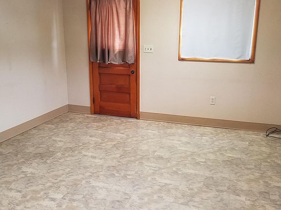 3rd image of 305 Sewickley Ave