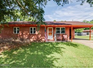 4106 2nd St, Moss Point, MS 39563