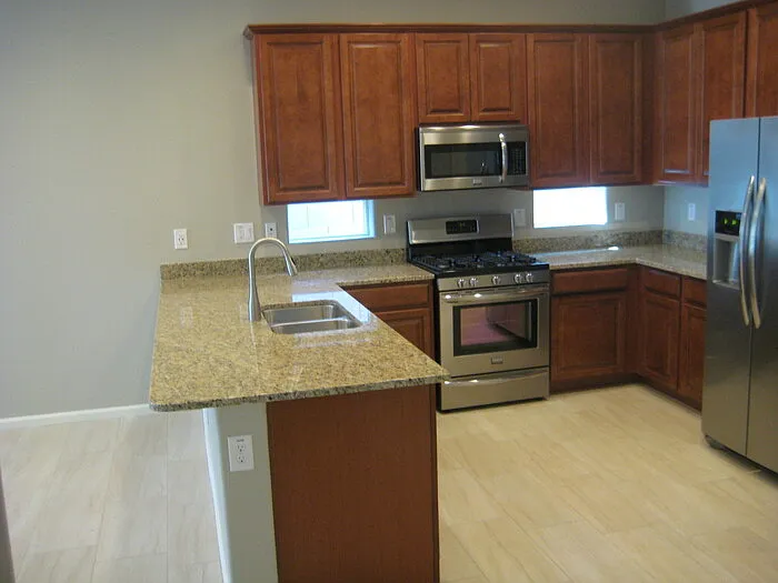 4 bed, 3.0 bath, 1822 sqft, $2,595 — Photo 3