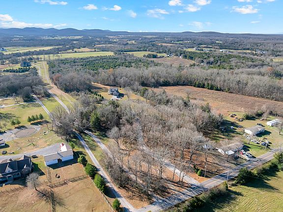 3rd image of 7787 Lowe Christiana Rd