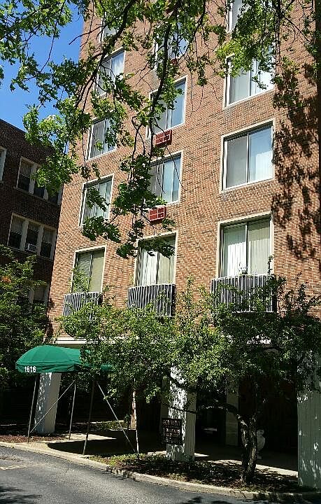 1st image of 1612 Hinman Ave #4A