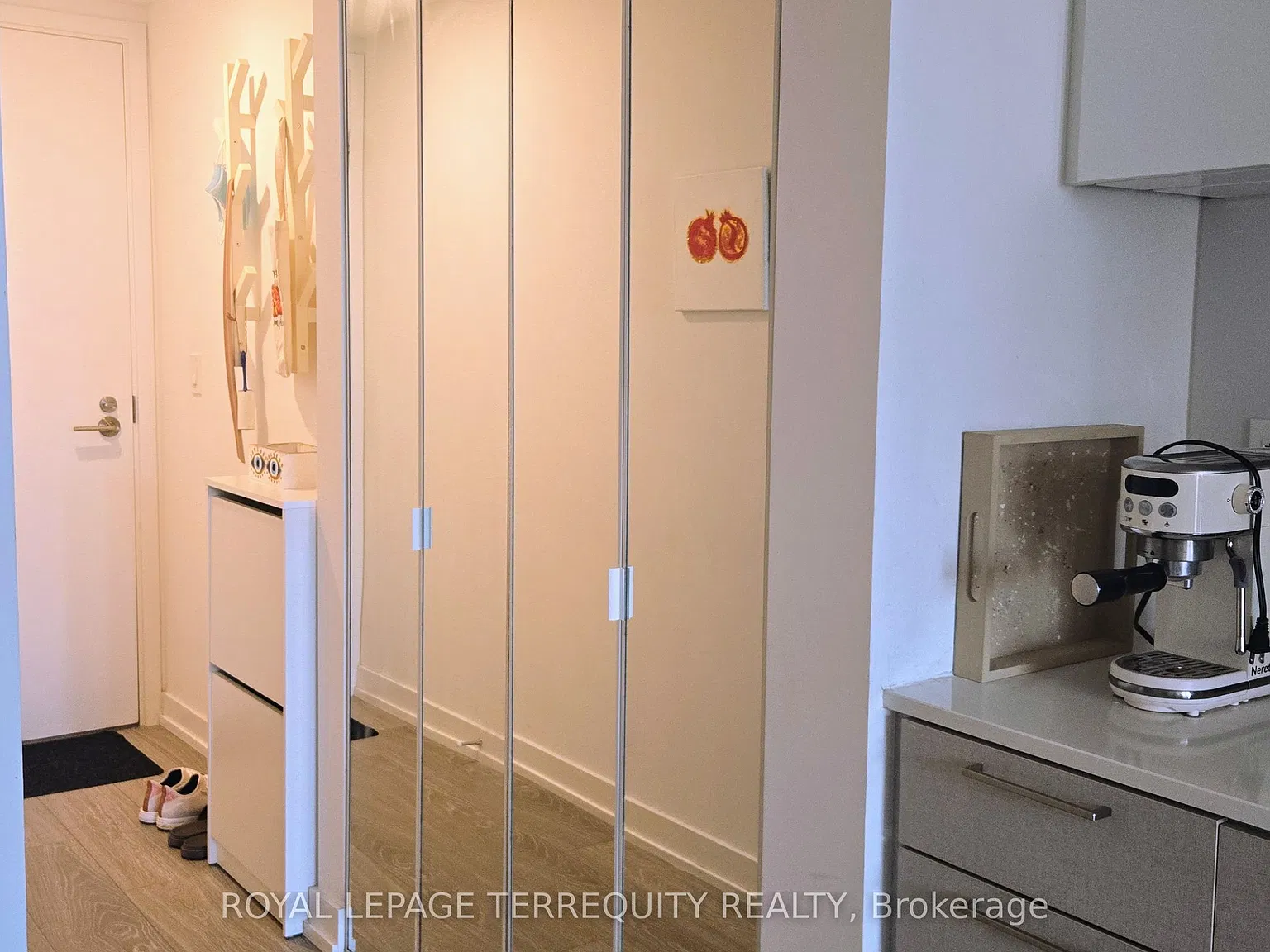 Zen Condo — Photo 3