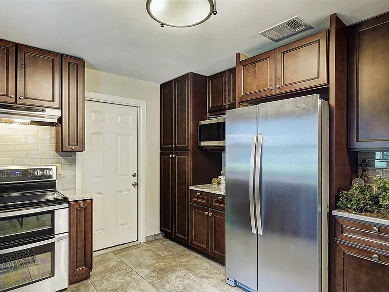 101 W Eagle Dr #101 — Photo 13