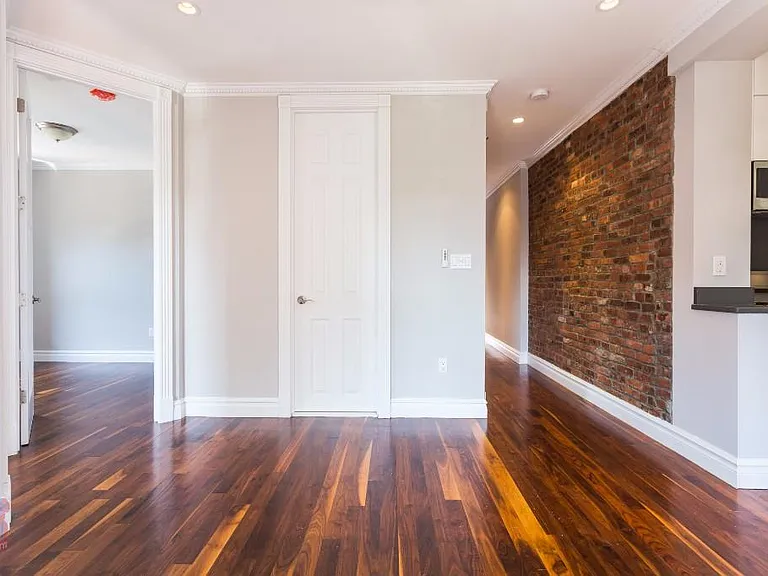 1590 Lexington Ave #12 — Photo 2