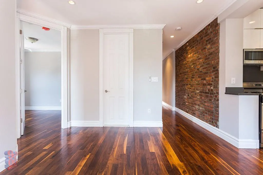 Photo 2 of 5 - 1590 Lexington Ave #12 - Manhattan, NY Building Photo - 1590 Lexington Ave #12