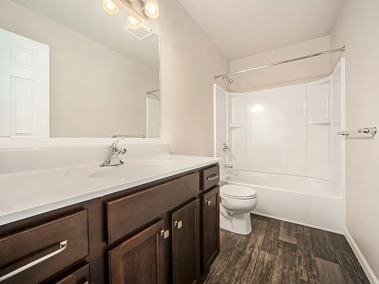 4340 Briarhill Dr — Photo 16