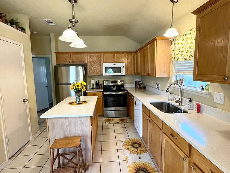 5512 Vineyard Ln — Photo 7