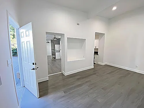 $2495/6524 Orange St. --1br, 1bth Adu! Washer/Dryer In Unit! Modern, Renovated! Miracle Mile At M... — Photo 3