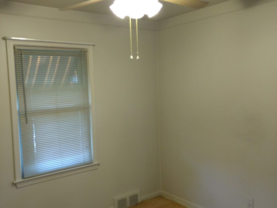 1st image of 26519 La Salle St