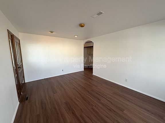 4th image of 1725 Glenwood Ave