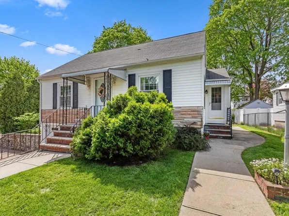 17 Fulton St, Methuen, MA 01844
