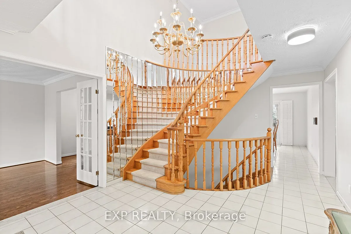Building Photo - 61 Dundee Cres #MAIN