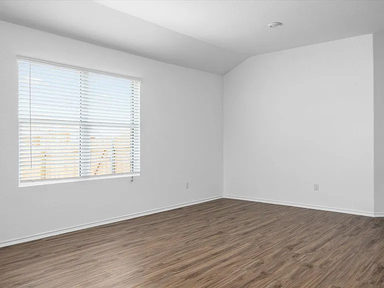 104 Vintage Dr — Photo 11