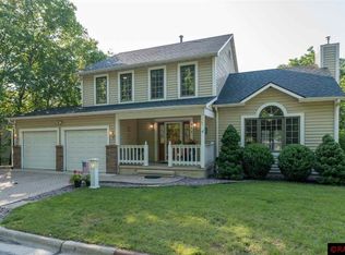 957 Belvista Dr, North Mankato, MN 56003