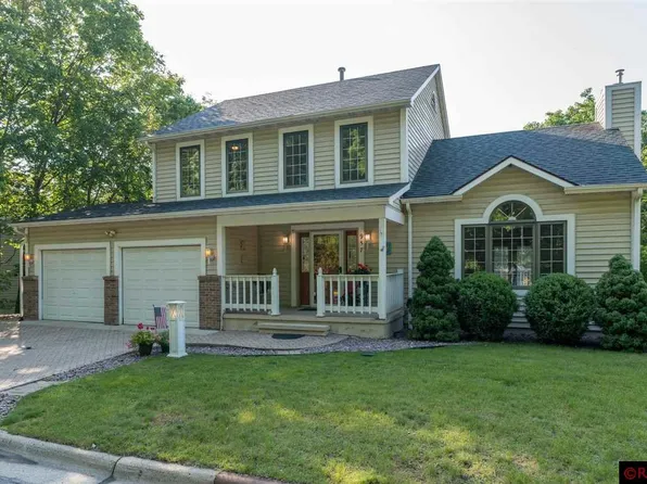 957 Belvista Dr, North Mankato, MN 56003