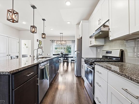 4th image of 905 Abbe Rd