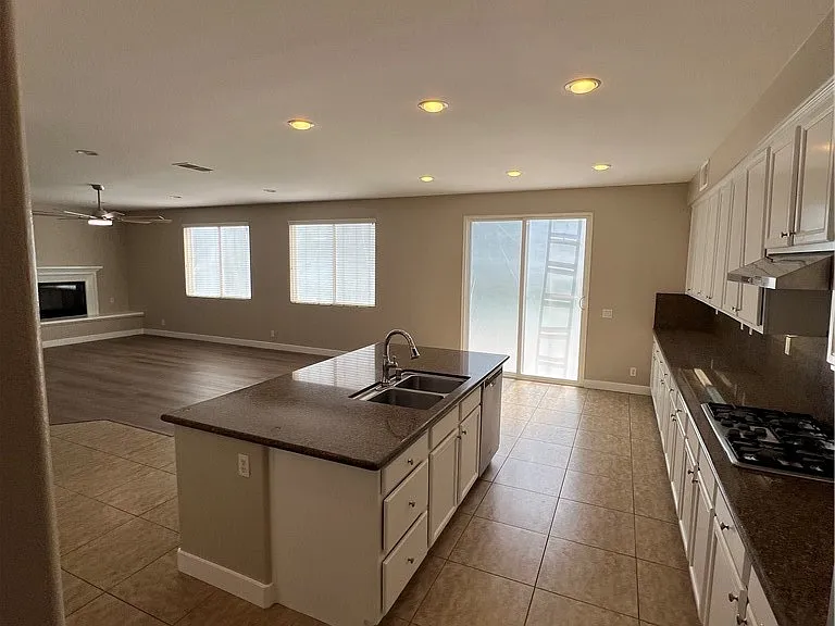 6686 Sand Dunes St — Photo 6