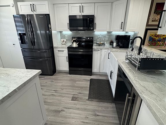 3rd image of 5951 Regal Glen Drive #103