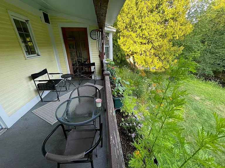 516 Giddings St — Photo 11