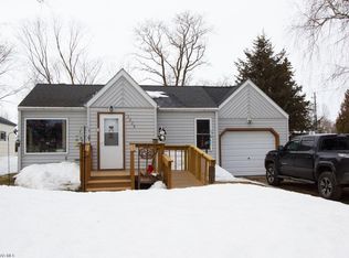 1225 Arnold Ave N, Thief River Falls, MN 56701