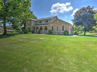 95 Hickory Point Ct, Forsyth, IL 62535