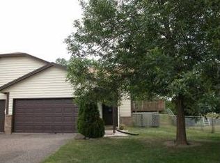 2285 Hallmark Ave N, Oakdale, MN 55128