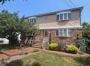 15743 99th St, Howard Beach, NY 11414