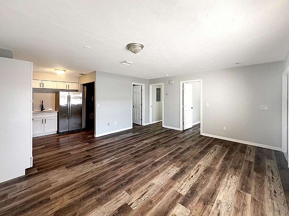 4th image of 11275 Linda Loma Dr