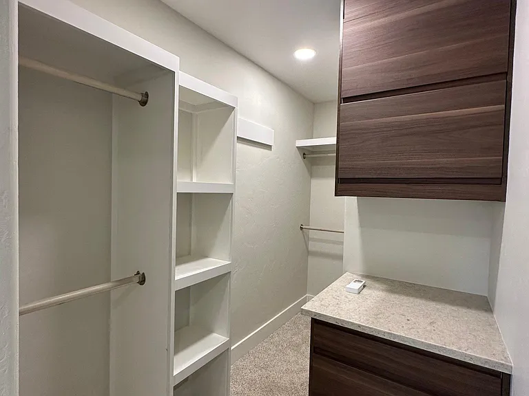624 NE Olney Ave — Photo 24