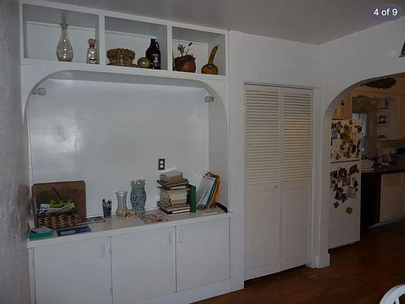 4th image of 3090 Broadway St