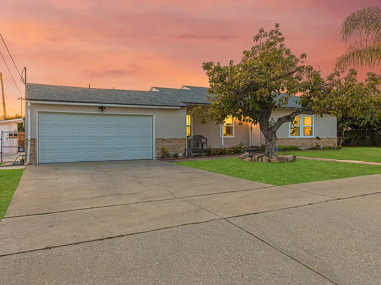 533 N Cerritos Ave — Photo 56