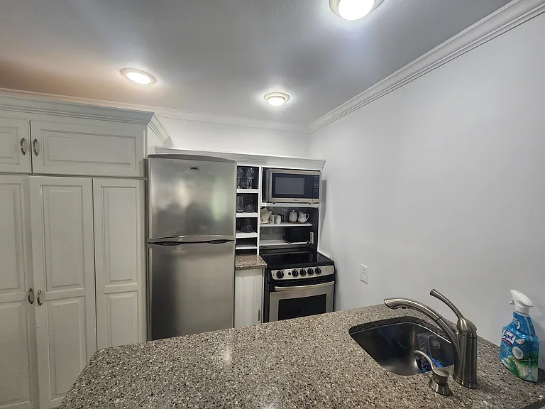 2139 Terrace Ln S — Photo 18