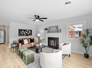 8 Lakewood Dr, Hampton, VA 23666