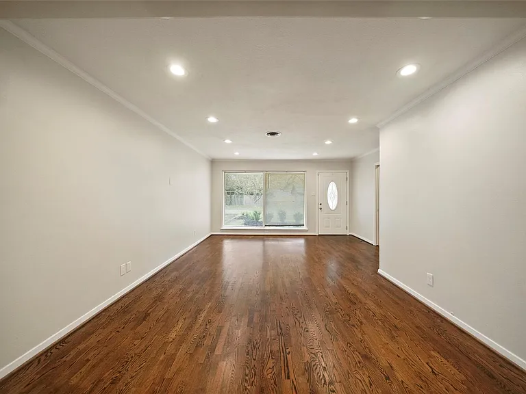 1807 Shadow Bend Dr — Photo 4