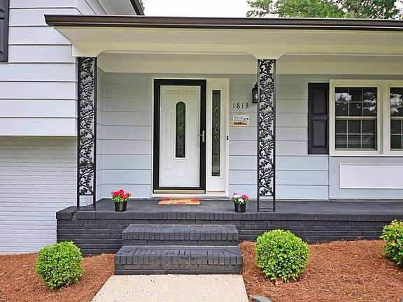 2nd image of 1813 Brookcliff Dr