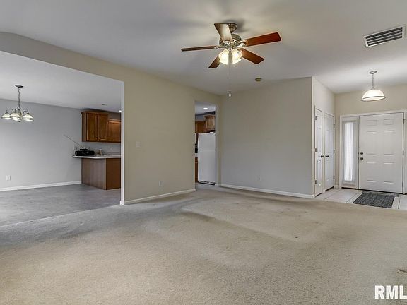 3rd image of 230 Ramblewood Ln