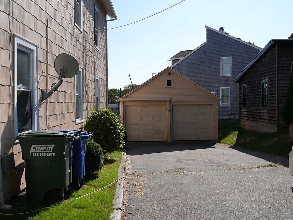 Tenant entitled to driveway and garage space!