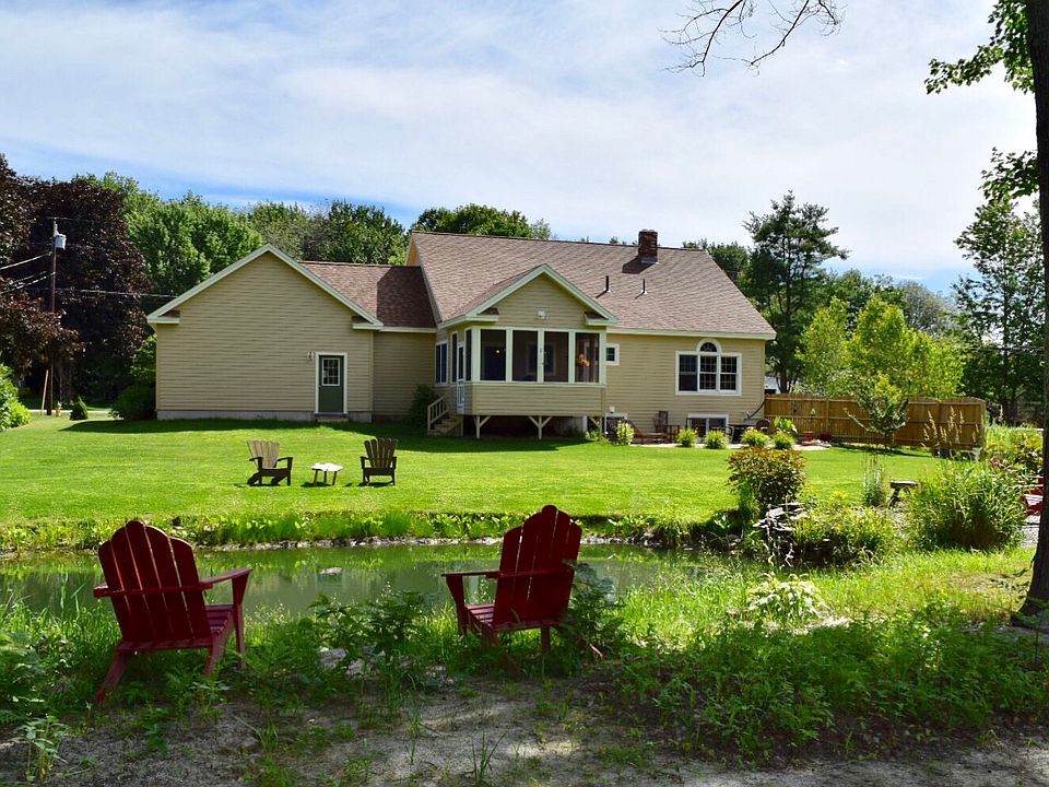 2nd image of 50 Smiley Ave